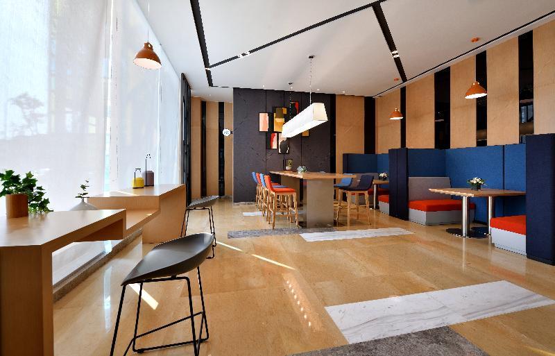 Holiday Inn Express Chengdu Tianhe Екстериор снимка