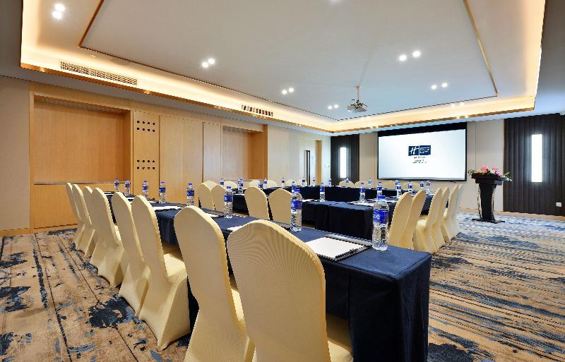 Holiday Inn Express Chengdu Tianhe Екстериор снимка