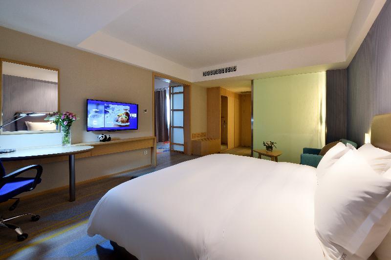 Holiday Inn Express Chengdu Tianhe Екстериор снимка