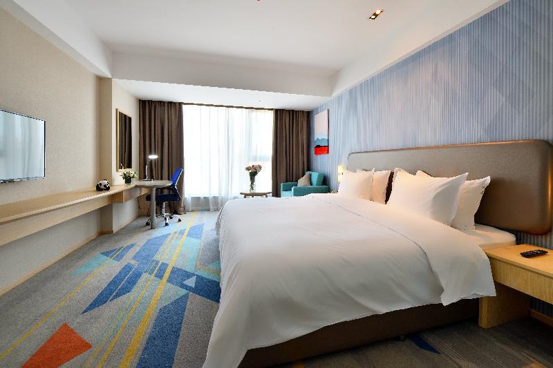 Holiday Inn Express Chengdu Tianhe Екстериор снимка