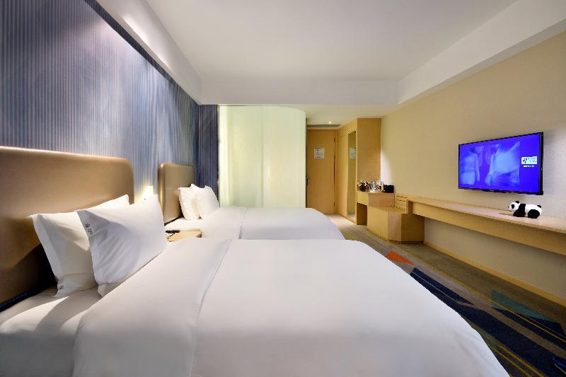 Holiday Inn Express Chengdu Tianhe Екстериор снимка